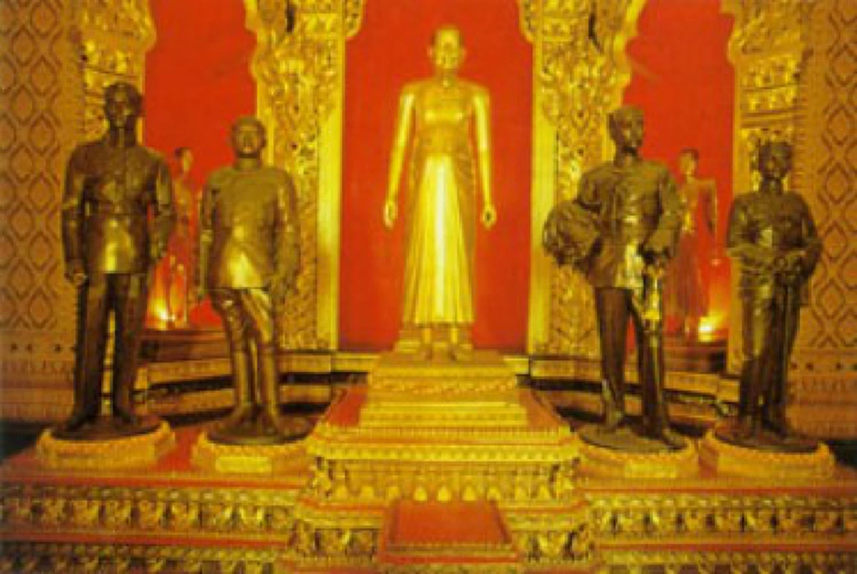 ทวงถามสมบัติชาติ!! "ฉลองพระองค์ครุย" รัชกาลที่ ๑-๒-๓ ที่หายสาบสูญไปในยุค คณะราษฎร ครองเมือง ...