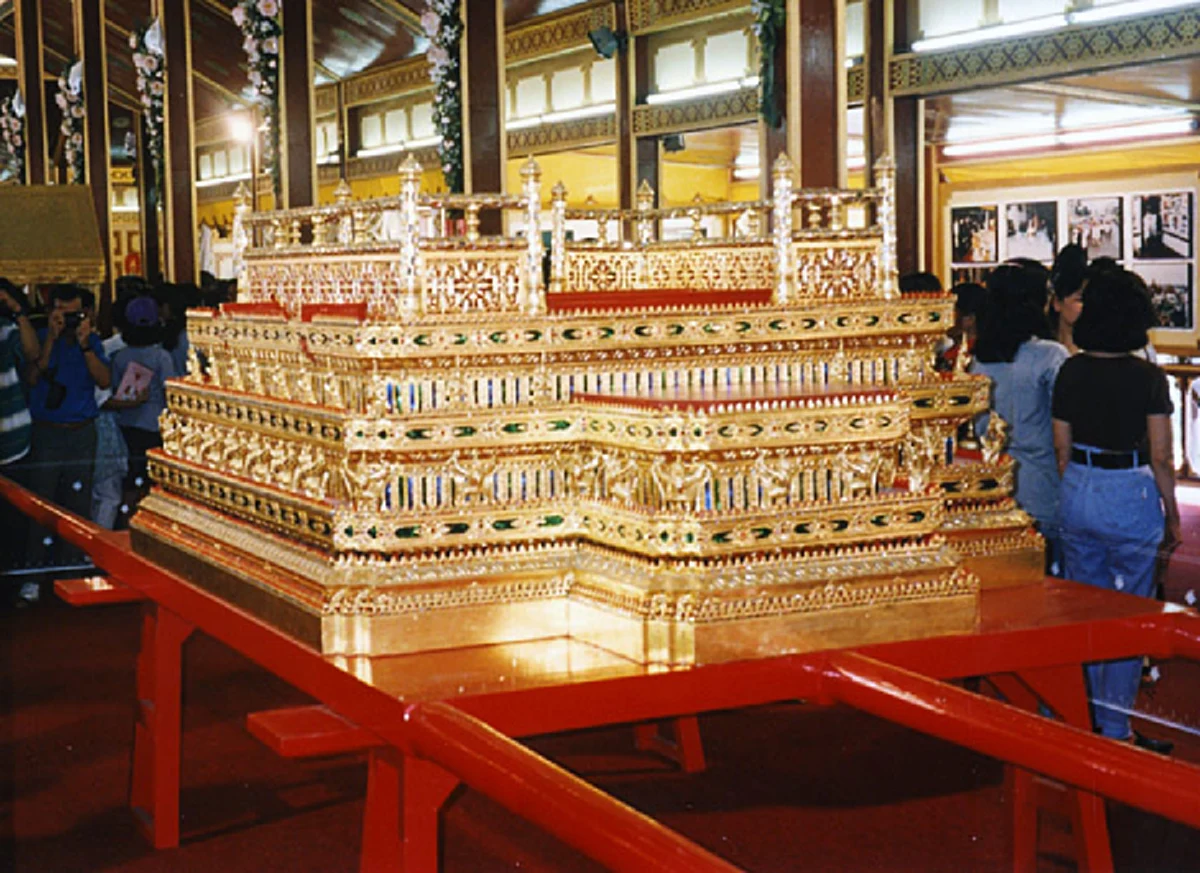 น้ำตาท่วมแผ่นดิน!! เผยที่มา "พระยานมาศสามลำคาน" ที่ใช้อันเชิญพระบรมศพ พ่อหลวงรัชกาลที่ ๙ ในวันงานพระราชพิธีถวายพระเพลิงพระบรมศพ (ชมคลิป) !!