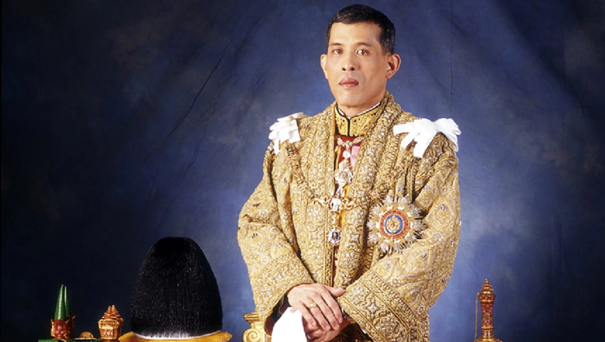 พระราชประวัติ ในหลวงรัชกาลที่ ๑๐ สมเด็จพระเจ้าอยู่หัวมหาวชิราลงกรณ บดินทรเทพยวรางกูร  #ขอพระองค์ทรงพระเจริญ