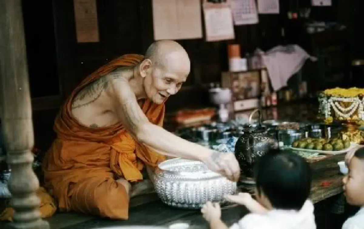 หลวงปู่ดู่สอน! วิธีปลุกเสกพระ ให้อาศัยแรงเทวดา เทพ พรหมมาช่วย ลำพังแรงตัวเองคนเดียว เก่งคนเดียวนั้นขลังยาก! #ปลุกเสกพระ #ปลุกเสกใจ