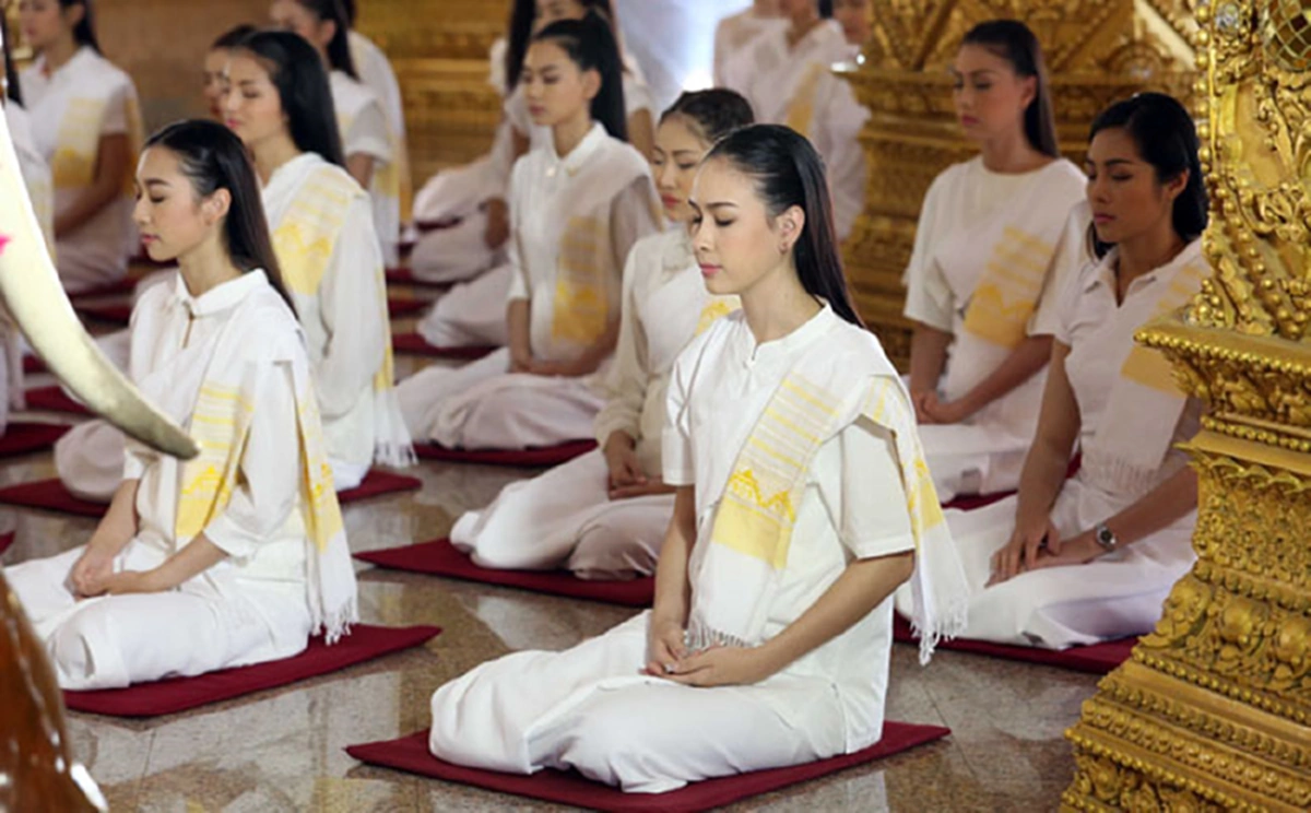 บทสวดมนต์แบบสั้น ที่จะช่วยหนุนนำชีวิตคุณให้เจริญยิ่งขึ้น เพียงสวดง่ายๆก่อนนอน!