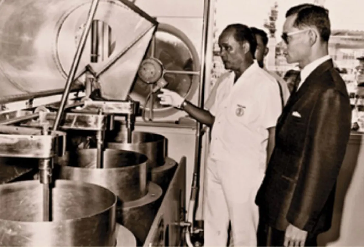 ซาบซึ้งในพระมหากรุณาธิคุณ!! เผย ๕ ยี่ห้อ นมโครงการพระราชดำริ ที่ ในหลวง ร.๙ พระบิดาแห่งการโคนมไทย ทรงพระราชทานให้ลูกหลานชาวไทย!!!