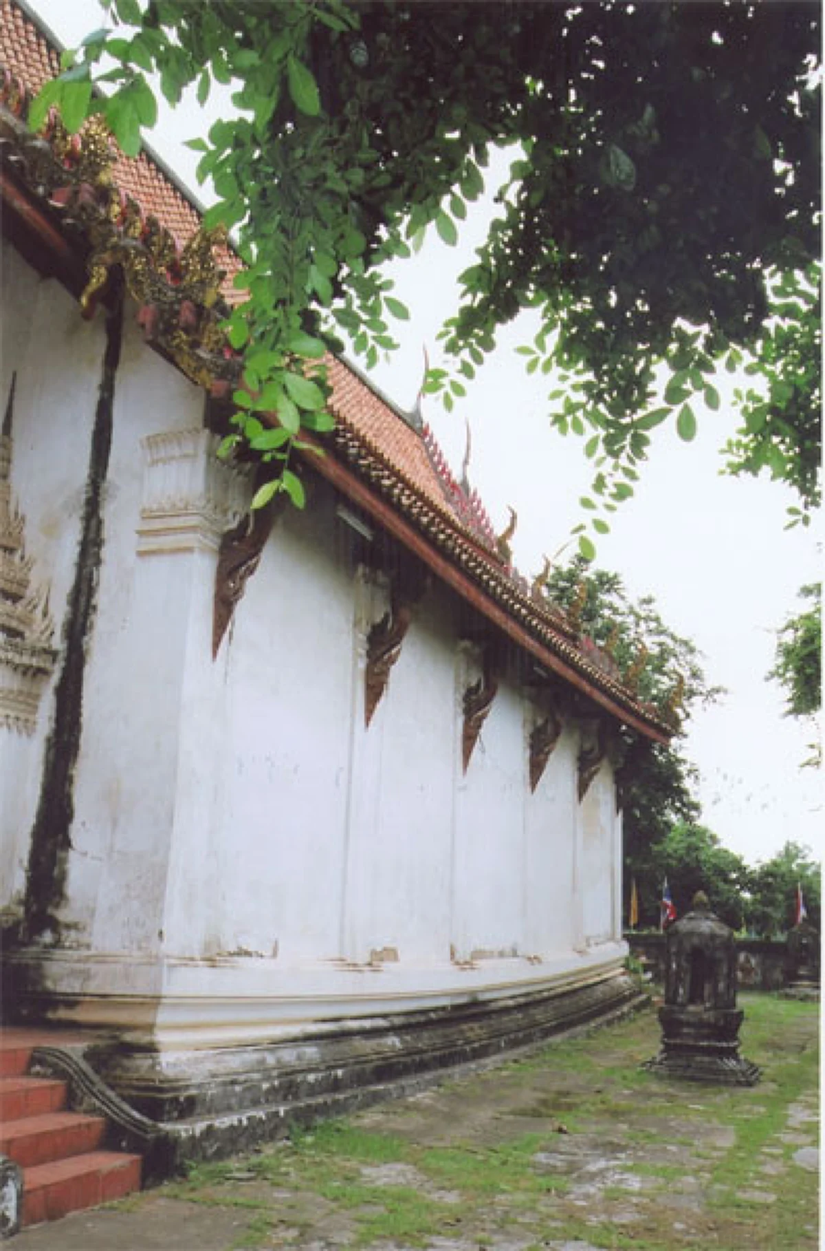 ที่แห่งนี้มีตำนาน!! เปิดประวัติ "วัดปราสาท" วัดเก่าแก่ในสมัยอยุธยา เผยอาถรรพ์..คุ้ม "พระนางอุษาวดีเทวี" ใครลบหลู่ถึงต้องกลับมาขอขมากันยกใหญ่