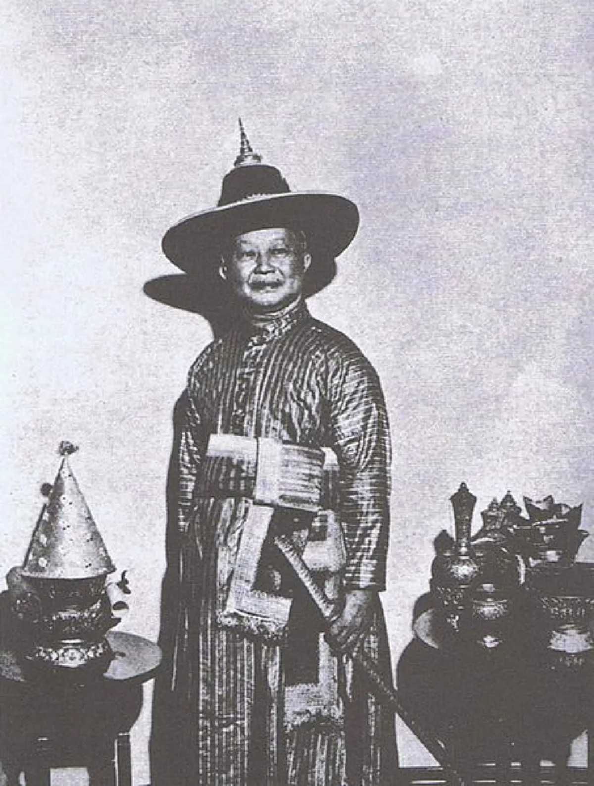 น้อมรำลึก!! ๑๑ กุมภาพันธ์ วันคล้ายวันสิ้นพระชนม์ \"พระองค์เจ้านักขัตรมงคล\" พระบิดาในสมเด็จพระบรมราชินีนาถ ในรัชกาลที่ ๙ !!