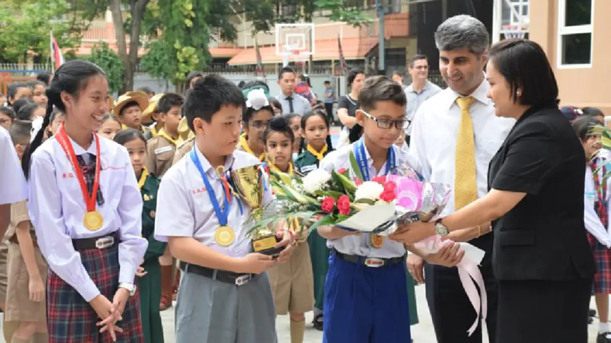 เด็กไทยหัวใจแกร่ง!!! เด็กไทยคว้าแชมป์คณิตศาสตร์โอลิมปิก แม้ป่วยเป็นมะเร็งระยะที่ 3