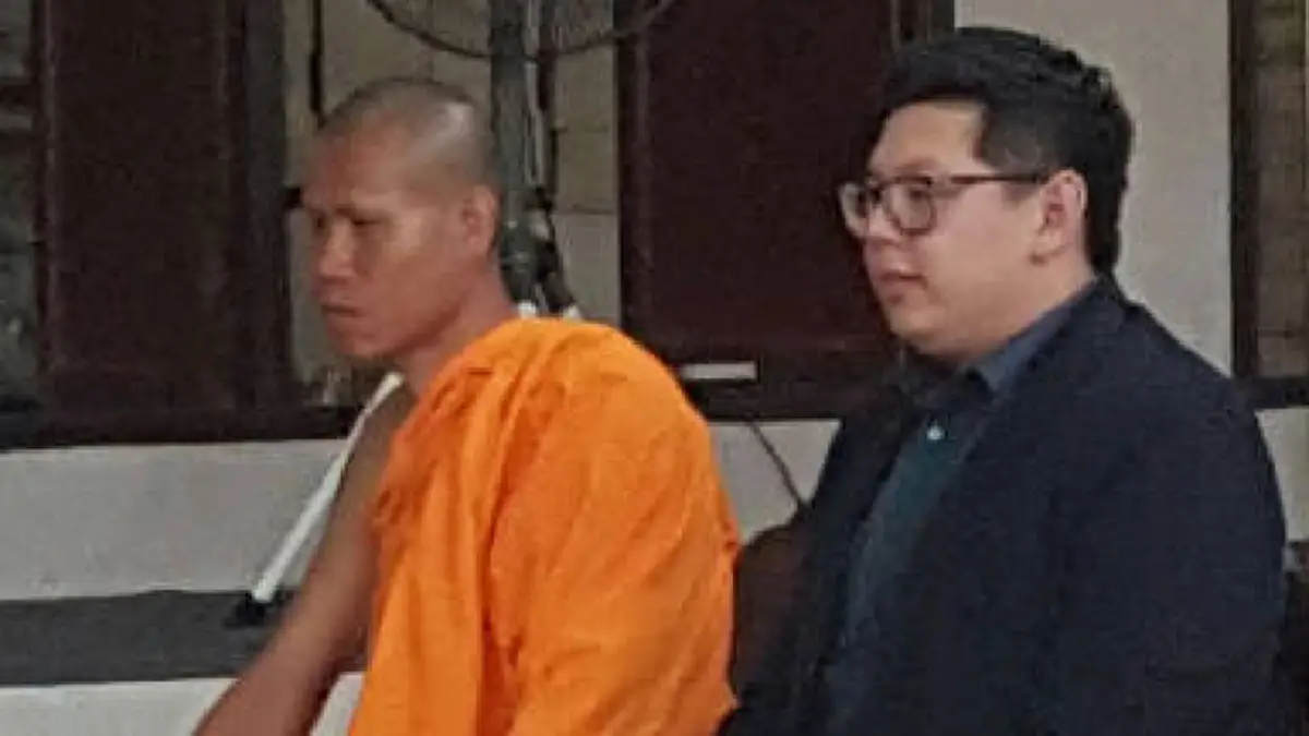 ปรากฏตัว !!! "องอาจ" โฆษกธรรมกาย โผล่วัดเขียนเขต ร่วมงานศพลุงผูกคอต้าน ม.44