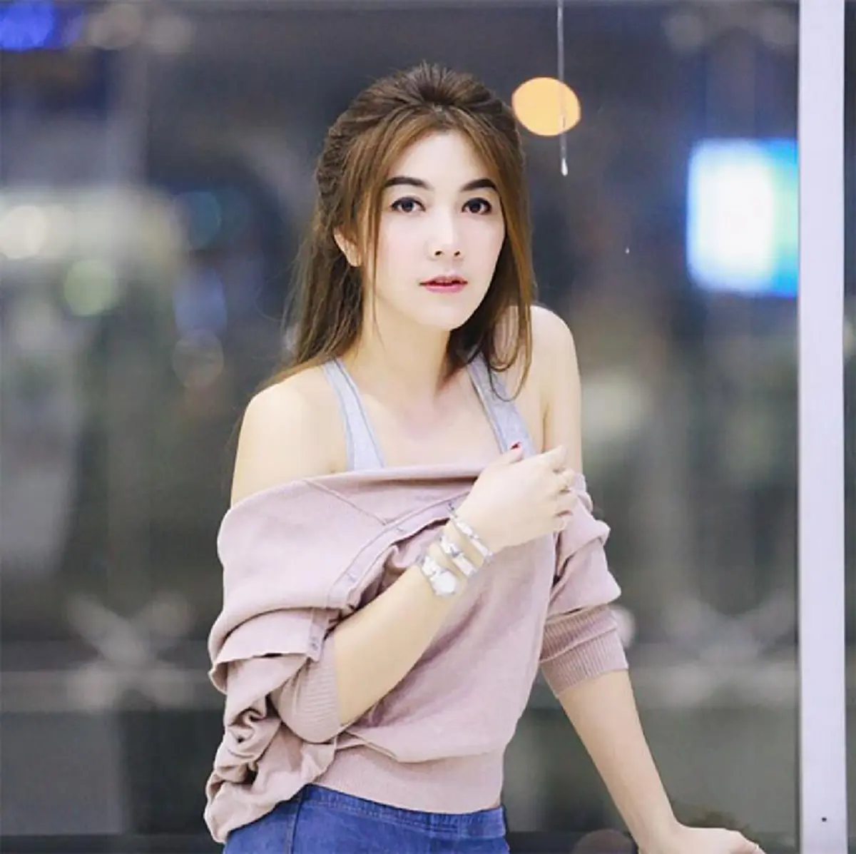 จับตาความรัก!!! "วุ้นเส้น"  หลังมีคนส่งกุหลาบปริศนามาให้ !!!  ทำเอาชาวเน็ตลุ้นกันตัวโก่ง!! 