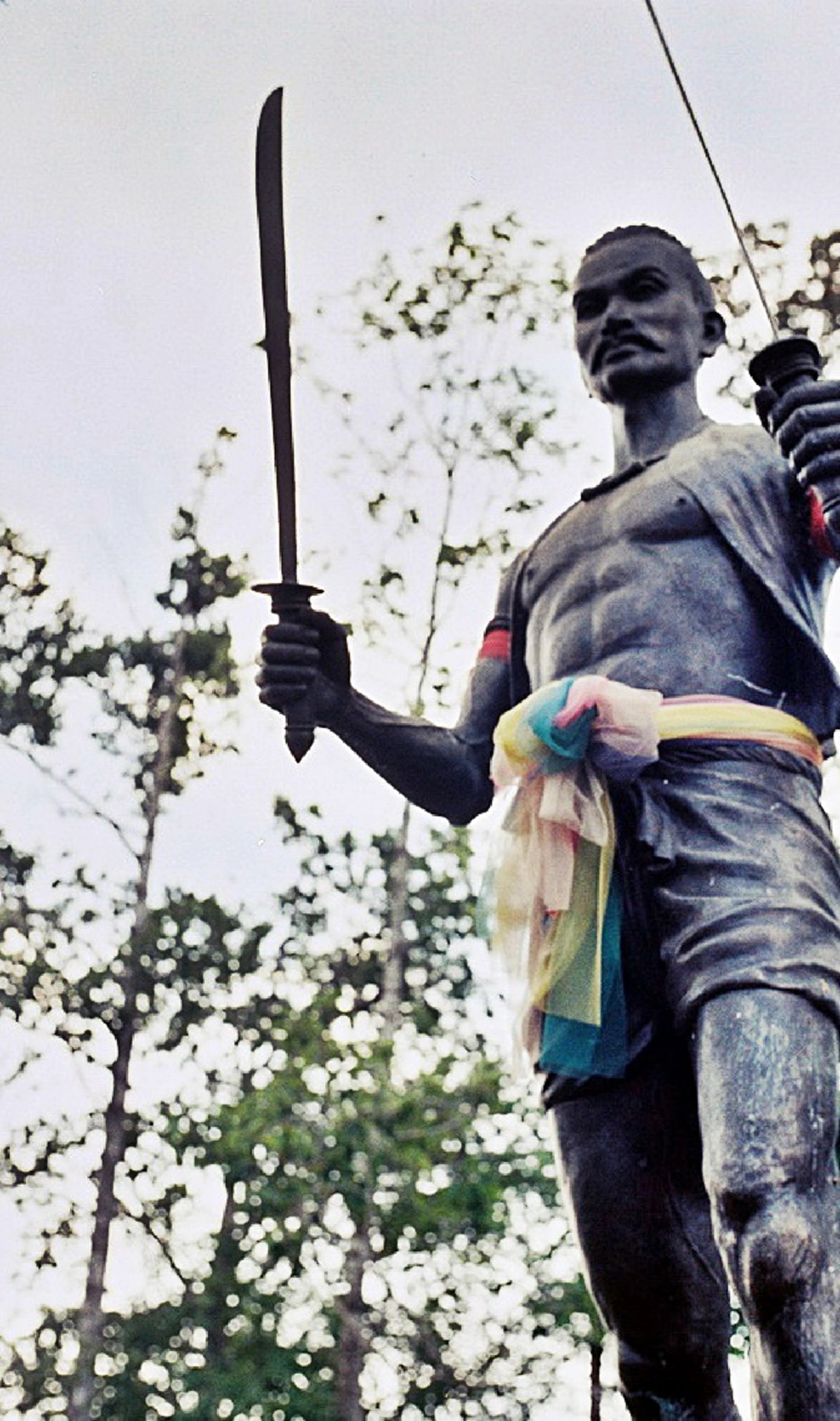 วีรชนผู้ถูกลืม!! เปิดตำนานวีรกรรม "ขุนรองปลัดชู" กับกองกำลังอาทมาต ๔๐๐ คน สู่ "วัดสี่ร้อย" อนุสรณ์ของผู้กล้าแห่งเมืองวิเศษไชยชาญ !!