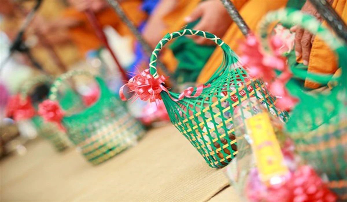 ถวายสังฆทานอย่างไรให้ได้ประโยชน์!!! 10 อันดับของถวายสังฆทานที่ทำแล้ว พระท่านสามารถนำมาใช้ได้