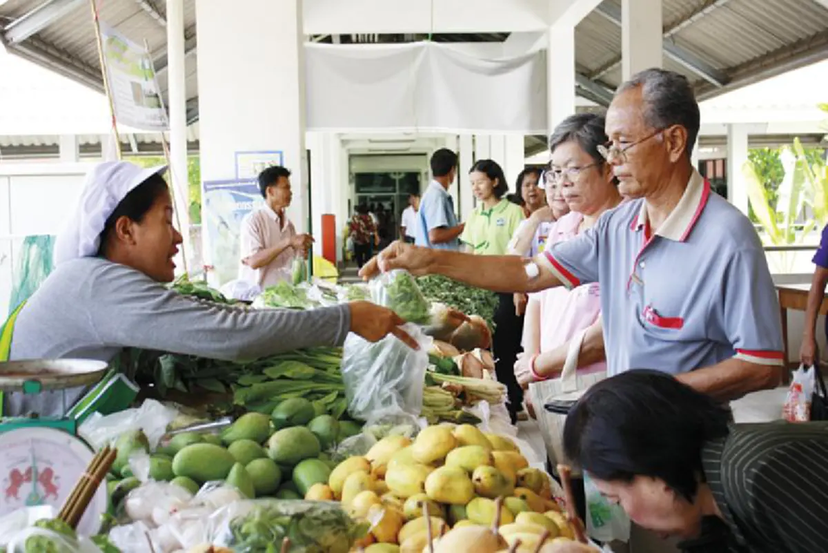ภาพผู้คนขายของดี
