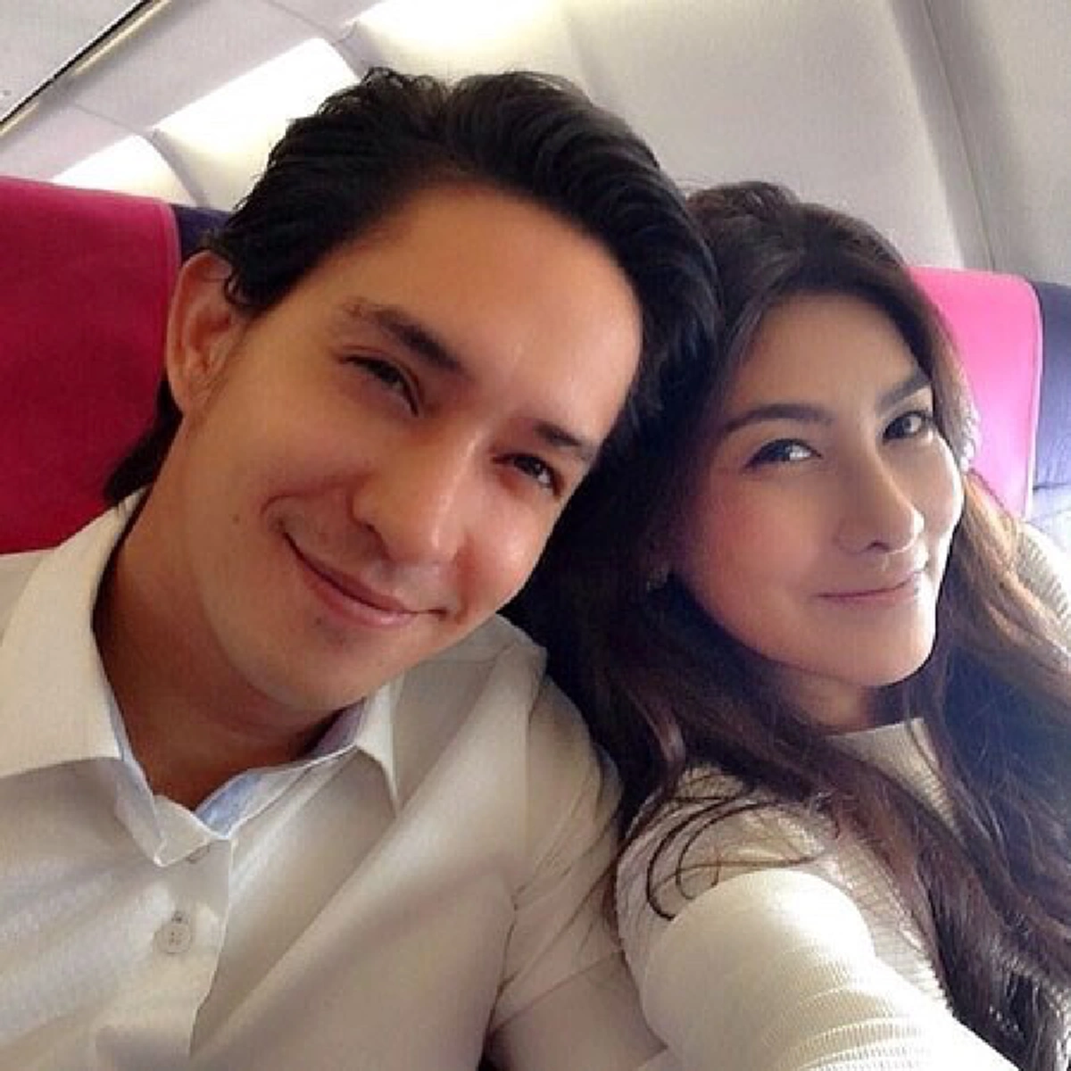 #สั่นสะเทือนไปทั้งวงการ!! "อีแย้ม - นุ่น รมิดา" ไม่สนคำนินทา อยู่กินก่อนแต่ง "หลุยส์ สก๊อต" 10 ปี รักยังมั่นคง แถมไม่เคยคิดเรื่องสินสอด !!