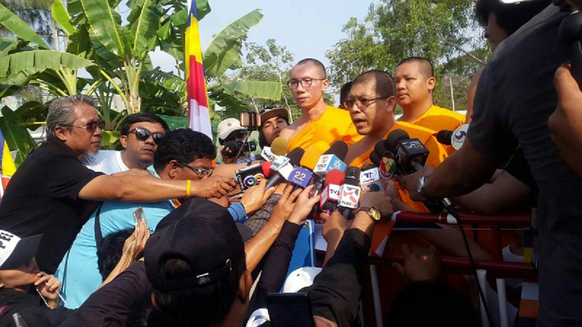 ลืออีกแล้ว!! "ธัมมชโย" ขอมอบตัวที่วัดพิชยญาติ "พระสนิทวงศ์" ยันเป็นไปไม่ได้ ชี้เป็นข่าวปล่อย