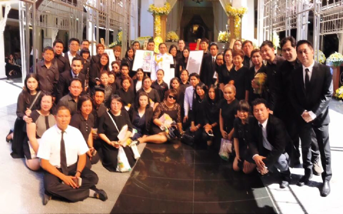 ที่สุดของชีวิต!! เปิดข้อความ"อภิสิทธิ์" เขียนถึง "เจ๊ยุ" บนเส้นทางการเผชิญหน้า ต่างบทบาทในทำเนียบ ตรงๆแรงๆแต่จบด้วยผูกพัน!?!