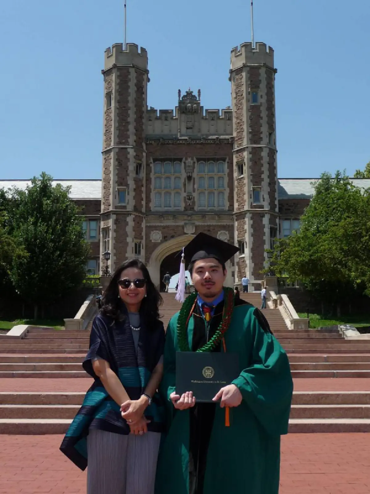 ปรบมือรัวๆ!! ทายาทซีคอนกรุ๊ป จบโท นิวเคลียร์ คนแรกของไทย ขอรับใช้ชาติ สมัครเป็นพลทหารเรือ (คลิป)