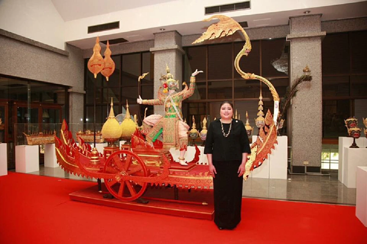 พระจริยวัตรอันงดงาม !!!พระเจ้าหลานเธอพระองค์เจ้าอทิตยาทรทรงงานหนัก  เพื่อพสกนิกร สานต่อแนวพระราชดำริในหลวงร.9 และ พระราชินี