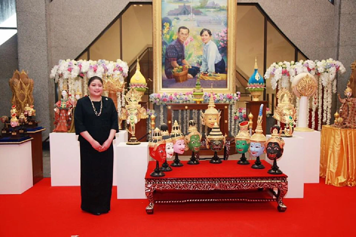 พระจริยวัตรอันงดงาม !!!พระเจ้าหลานเธอพระองค์เจ้าอทิตยาทรทรงงานหนัก  เพื่อพสกนิกร สานต่อแนวพระราชดำริในหลวงร.9 และ พระราชินี
