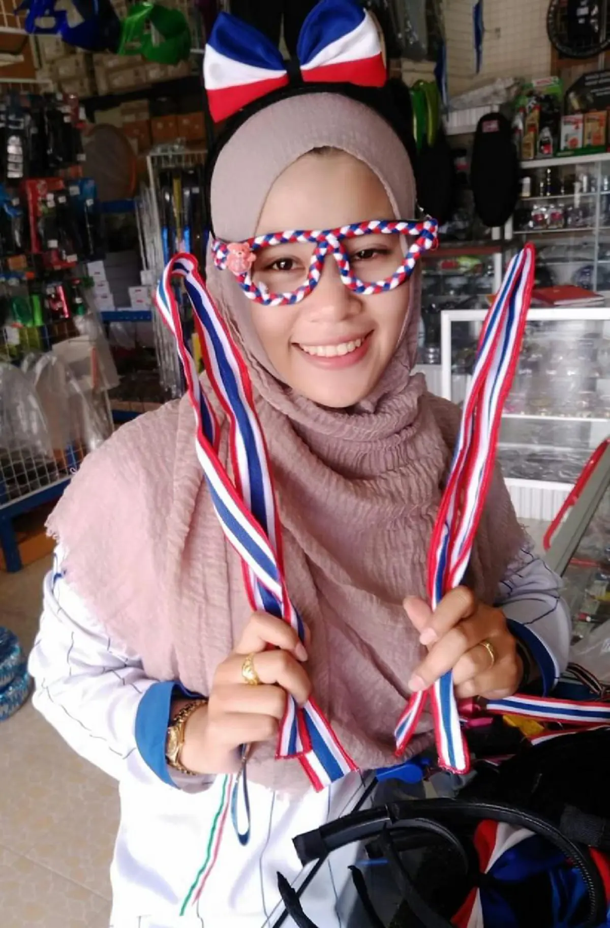 รอยยิ้มชาวใต้!!!คึกคักสุดๆคนนับพันแห่เข้าสนามนราธิวาสเกือบแตก เชียร์ทีมบุรีรัมย์ ปะทะ ทีมกลันตัน สร้างความเชื่อมั่น3จ.ใต้