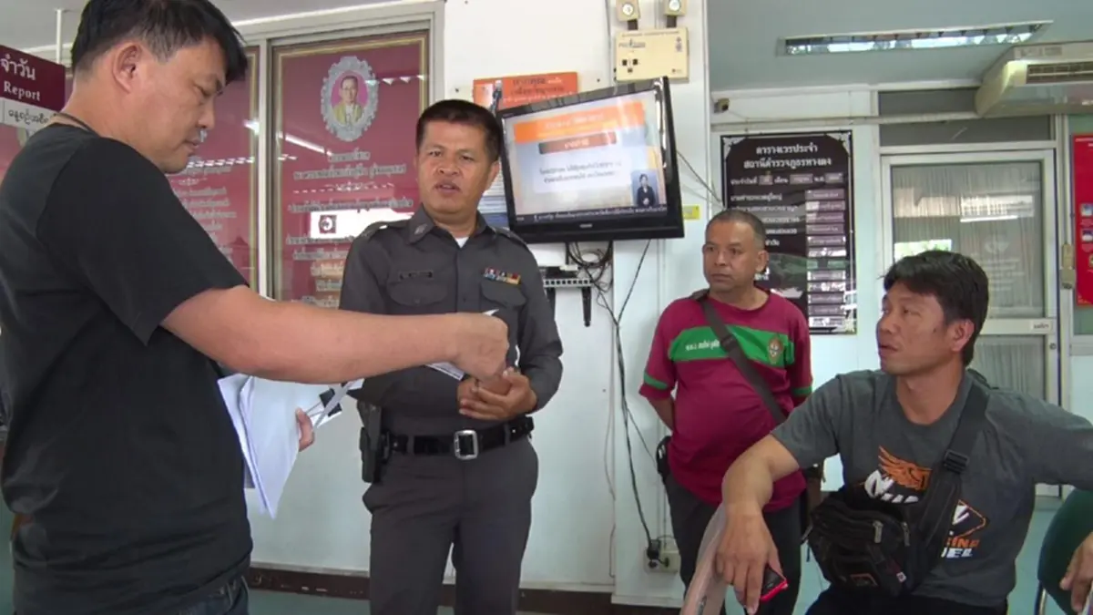 งานนี้งง!! หนุ่มก่อสร้างถูกขโมยกระบะนาน 5 ปี เจออีกทีโผล่บริษัทประมูลรถ สอบถามทำอึ้งต้องจ่าย3.5 แสนถึงจะได้คืน?