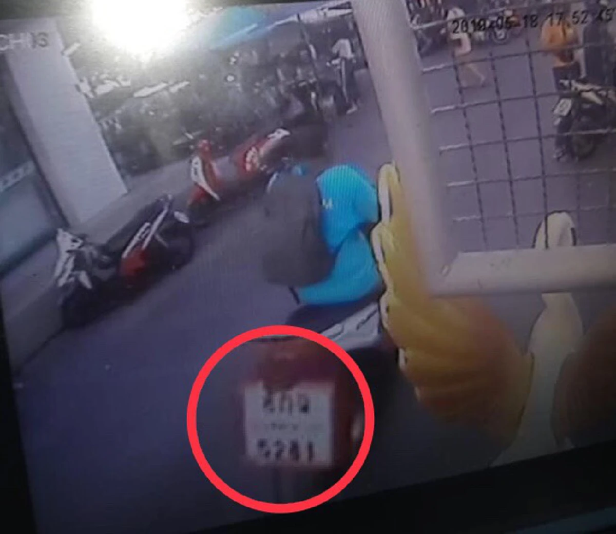 เด็กอายุ14 ปี มาตีสนิทเด็กอายุ12ปี ขอยืม รถจยย. หายไปหลายวันยังไม่ได้คืน