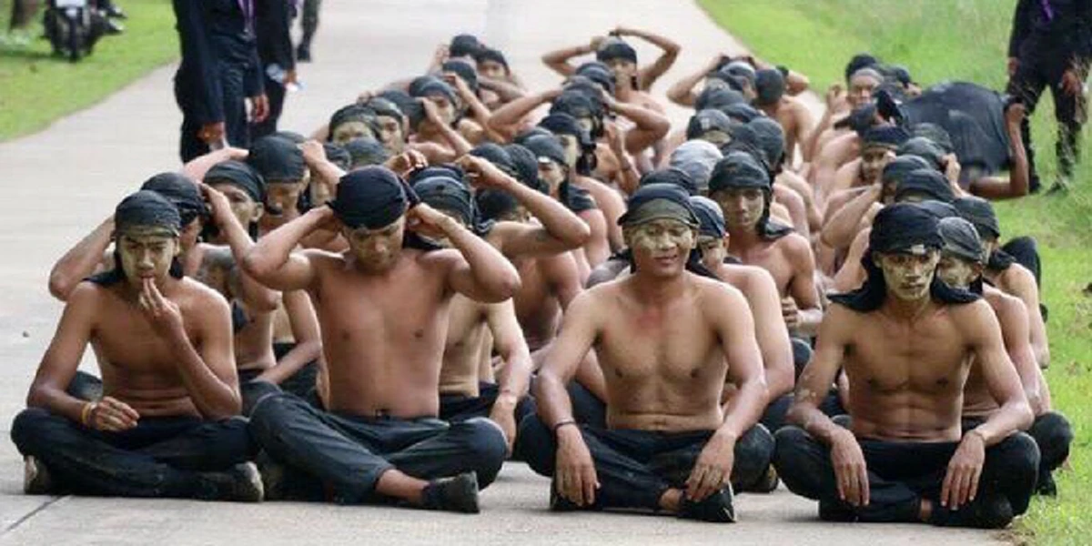 มนุษย์โคลน หัวโล้น !!...ไม่ใช่Seal ไม่ใช่ Recon ...แค่ทดสอบกำลังใจ ทหารพรานนาวิกโยธิน ใหม่ รับน้องวันแรก