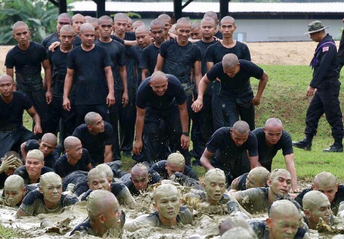 มนุษย์โคลน หัวโล้น !!...ไม่ใช่Seal ไม่ใช่ Recon ...แค่ทดสอบกำลังใจ ทหารพรานนาวิกโยธิน ใหม่ รับน้องวันแรก