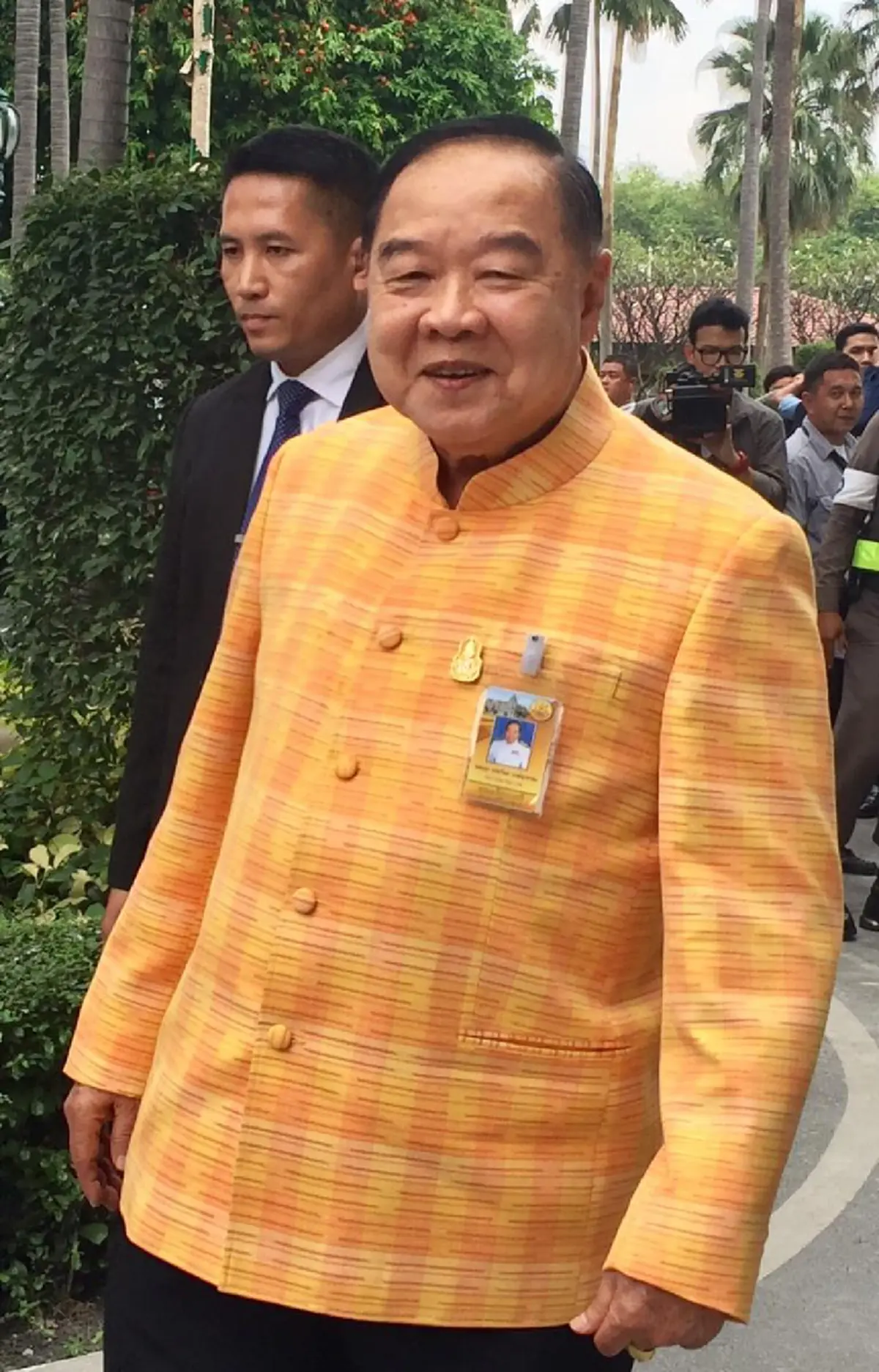 มันตัองมีอะไร แน่ๆ! "บิ๊กป้อม" อารมณ์ ดี๊ดี สุดสดใส เนคไท หลากสี ช่วงนี้ หรือว่า....!!!