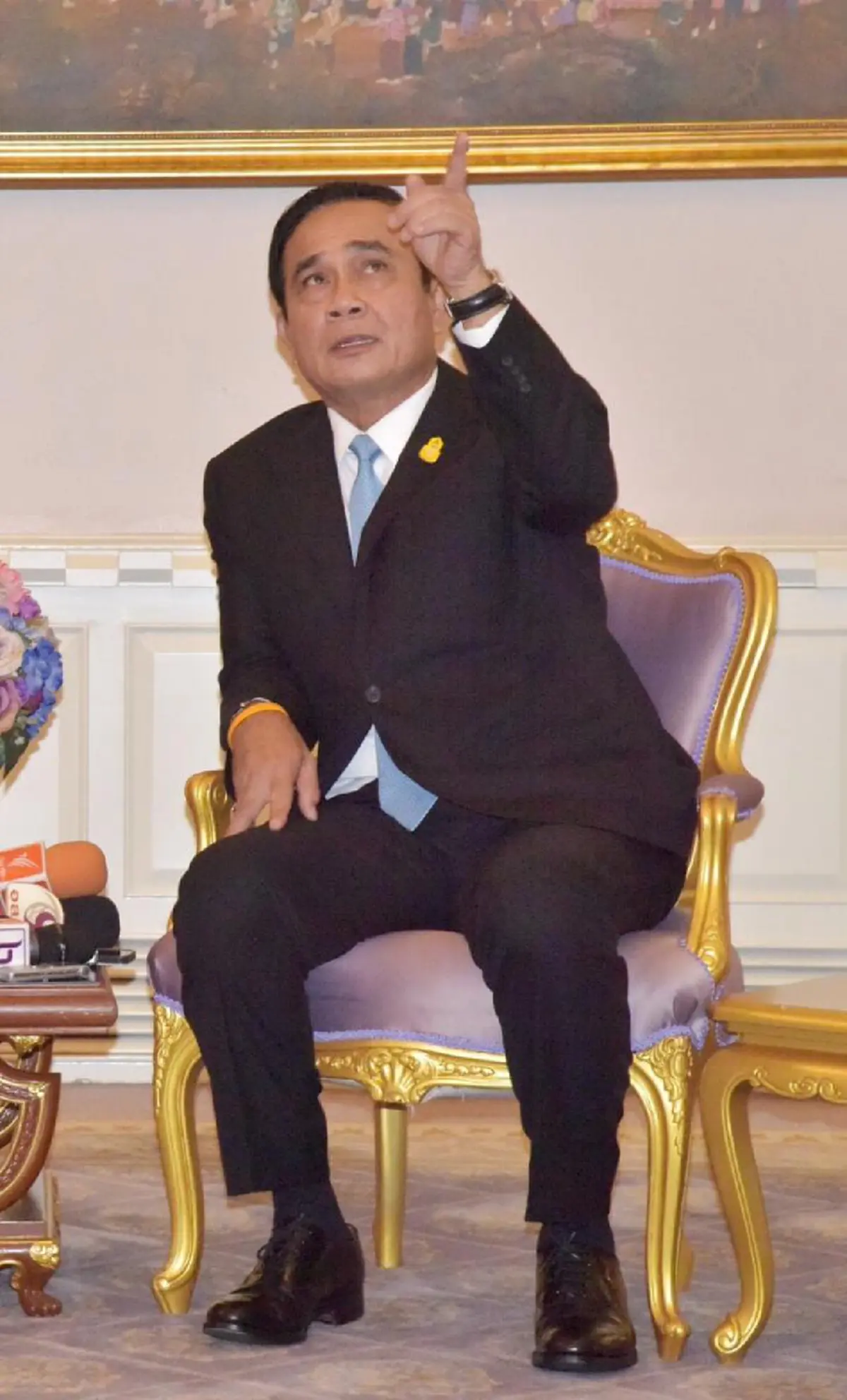 ทำไม ต้องมี "บิ๊กแดง" ร่วมวง "บิ๊กตู่-บิ๊กฉัตร" พบ นักการเมือง ?? ด้วย