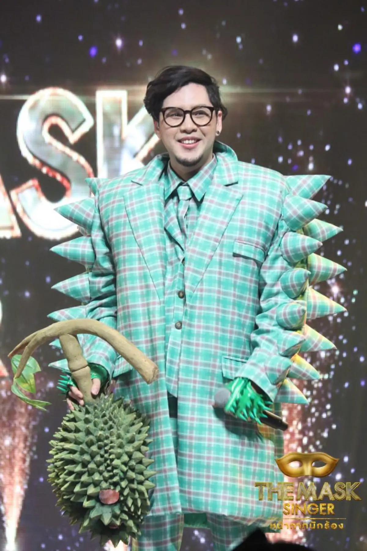 ซึ้งกันทั้งประเทศ!!! เมื่อ "ทอม Room39" เผยความในใจ หลังจากถอด "หน้ากากทุเรียน"  ทำเอาหลายคนน้ำตาไหล นี่แหละขวัญใจประชาชนตัวจริง!! (คลิป)