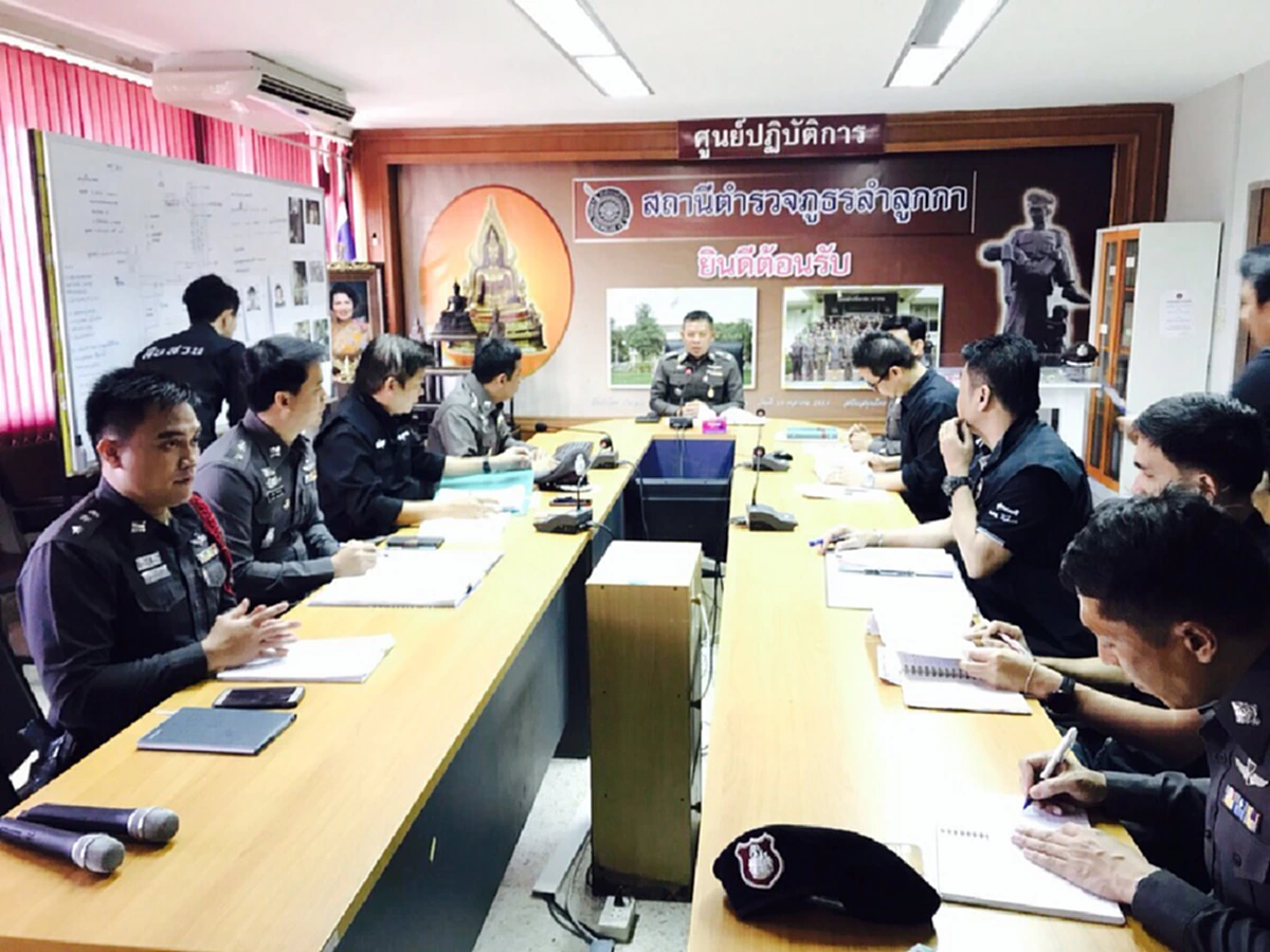 เจอดี " กัดไม่ปล่อย ล่าไม่ถอย คอยไม่เลิก" และ "ขยัน อดทน ดำรงตนอย่างมีเกียรติ "