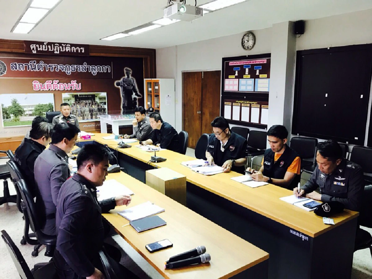 เจอดี " กัดไม่ปล่อย ล่าไม่ถอย คอยไม่เลิก" และ "ขยัน อดทน ดำรงตนอย่างมีเกียรติ "