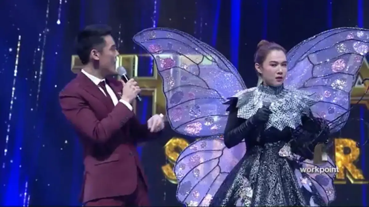 ช็อกหนักกว่าเดิม!!! เมื่อเฉลย "หน้ากากผีเสื้อ" The Mask Singer ซีซั่น 2 พอถอดหน้ากากออกมาเท่านั้นแหละ บอกเลยเธอคนนี้ทุกคนต้องอ๋อ?? (มีคลิป)