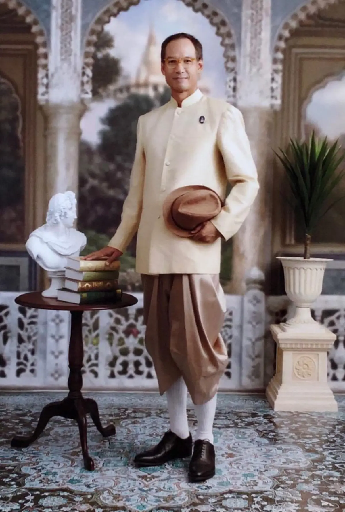 "กรณ์-ปชป."ในชุดโจงกระเบน แม้ปีที่แล้วใส่อย่างไรก็ใส่ไม่ได้!!