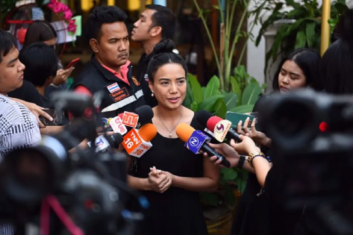 *เชื่อว่าหลายคนไม่เคยรู้!!! เพื่อนสนิท "น้องอิน" ไม่ใช่แค่นักร้องเวทีดัง แต่มีดีกรีถึงลูกสาวอดีตนางสาวไทย บอกเลยไม่ธรรมดา!!! (ชมคลิป)