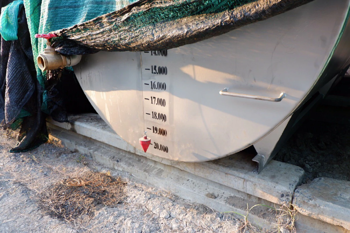 ดีเอสไอเงิบหนัก!! เจอน้ำมันหลายแสนลิตรภายในวัดธรรมกาย?? หลังภารกิจบุกค้น"วัดพระธรรมกาย" ใครเห็นภาพบอกได้คำเดียวว่าเอาเข้าไปได้ยังไง?(ชมภาพ)