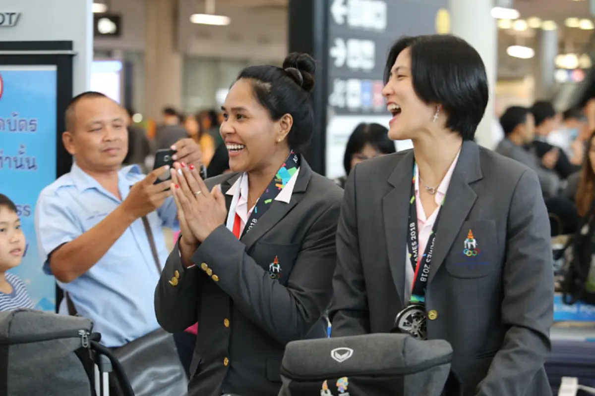 ด้วยรักเเละผูกพัน "โค้ชอ๊อด"ปรากฏตัว ร่วมต้อนรับลูกทีมเก่า"ตบสาวไทย"ชุดเหรียญเงิน"อช.เกมส์"ครั้งประวัติศาสตร์ ลัดฟ้ากลับบ้าน