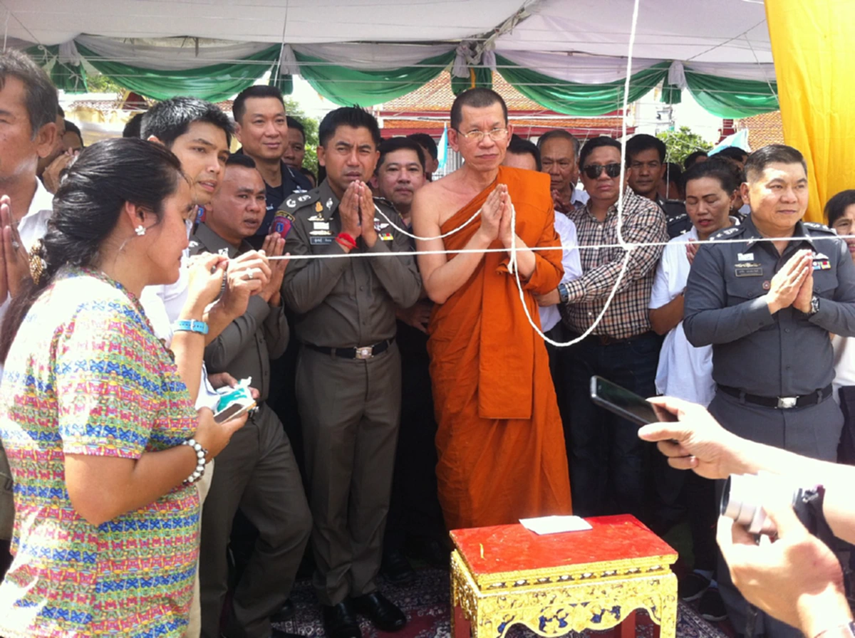 โจ๊กหวานเจ๊้ยบนำทีมนรต.รุ่น47หล่อองค์ สมเด็จพระเจ้าตากสินมหาราช