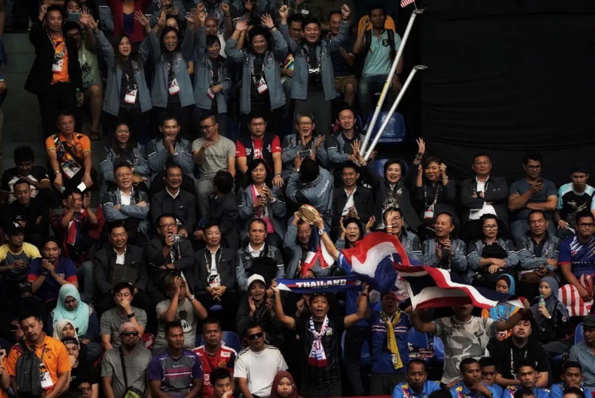 เซปักตะกร้อทีมชาติไทยทีมชุดชาย ยังคงโชว์ความเก๋าเกมกว่า ขึ้นฟาดไม่ยั้ง ใส่ทีมเสือเหลือง ไป 2 - 0 เซต อีก  1 เหรียญทองกีฬาซีเกมส์