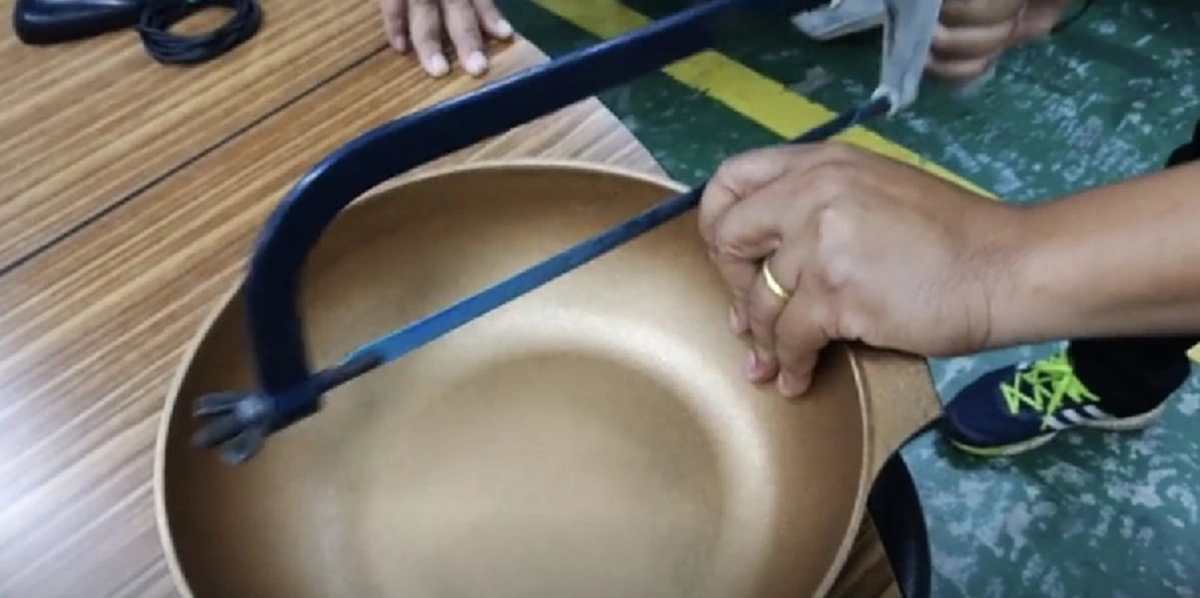 อ้าวเฮ้ย...ไม่เหมือนที่คุยกันไว้?? ผลตรวจ "กระทะโคเรียคิง" ไม่พบ "หินอ่อน" ตามที่โฆษณาไว้ แต่ใช้วัสดุเหมือนกระทะทั่วไป??