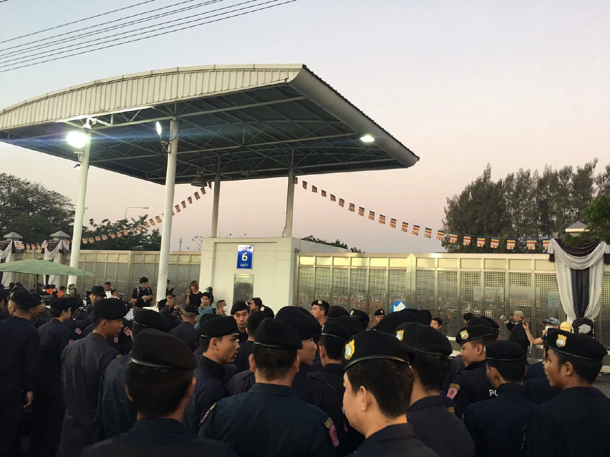 เริ่มแล้ว!!! ปฏิบัติการ "บุกวัดพระธรรมกาย" สกัดมวลชนเข้า-ออก ปิดพื้นที่ เข้าจับกุม "พระธัมมชโย" (อัพเดตที่นี่)