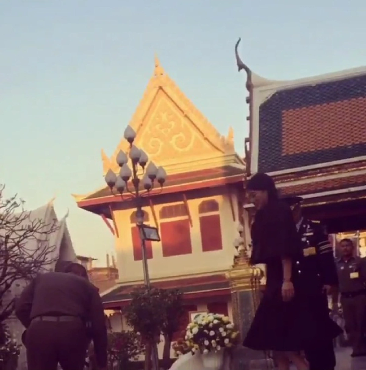ปลื้มปิติ!!! "พระองค์หญิงสิริวัณณวรีฯ" ทรงรอยแย้มพระสรวล ให้กับประชาชน ขณะเสด็จสักการะ "สมเด็จพระสังฆราช" เป็นการส่วนพระองค์ (ชมคลิป)