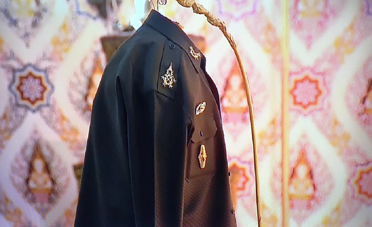 เห็นแล้วใจหาย..."ฉลองพระองค์ชุดทหารบก" (จอมทัพไทย) ในคืน "พิธีกงเต็กหลวง" เรียบง่ายแต่งดงาม แด่พระราชาผู้ทรงธรรม!!!