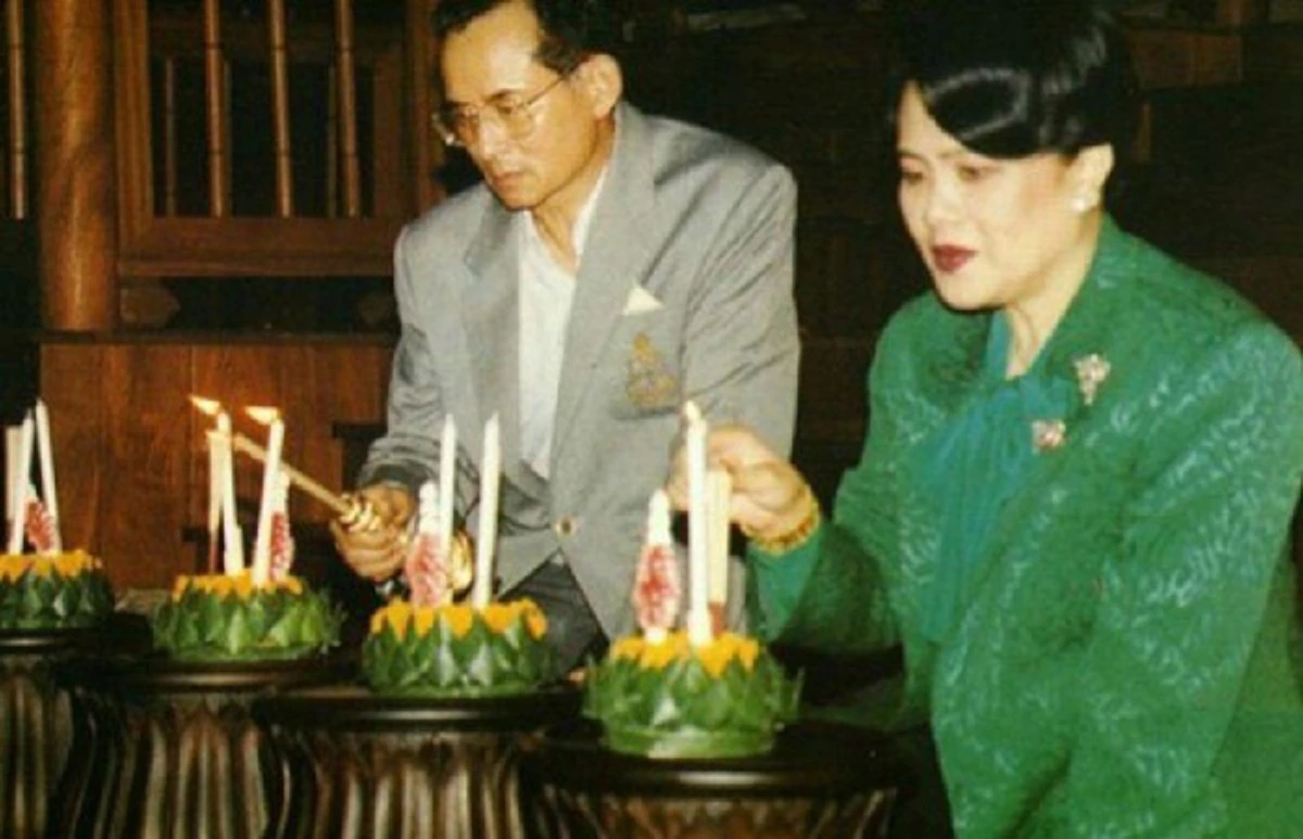 เผย "พระประทีป"(กระทง) สุดท้าย!...ที่ พระบาทสมเด็จพระปรมินทรมหาภูมิพล บรมนาถบพิตรทรงปล่อยลอยในลำนำ้เจ้าพระยาร่วมกับสมเด็จพระนางเจ้าฯพระบรมรา