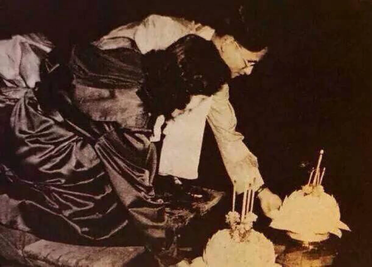 เผย "พระประทีป"(กระทง) สุดท้าย!...ที่ พระบาทสมเด็จพระปรมินทรมหาภูมิพล บรมนาถบพิตรทรงปล่อยลอยในลำนำ้เจ้าพระยาร่วมกับสมเด็จพระนางเจ้าฯพระบรมรา