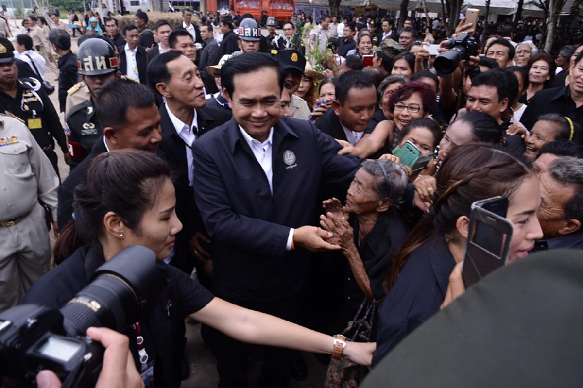 ก็แบบทหารนี่แหละคนชอบ!! โพลชี้ชัดรัฐบาล"บิ๊กตู่"จริงจังปราบโกงเสียงหนุนใช้ม.44 ลุยล้างบางหน่วยราชการ รัฐวิสาหกิจซื้อขายตำแหน่ง