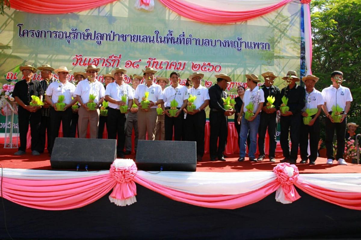 อธิบดีกรมส่งเสริมการปกครองท้องถิ่น นำคณะผู้บริหารกรมส่งเสริมการปกครองท้องถิ่น เข้าเยี่ยมชมศูนย์การเรียนรู้ธนาคารขยะรีไซเคิลเพื่อสิ่งแวดล้อมฯ