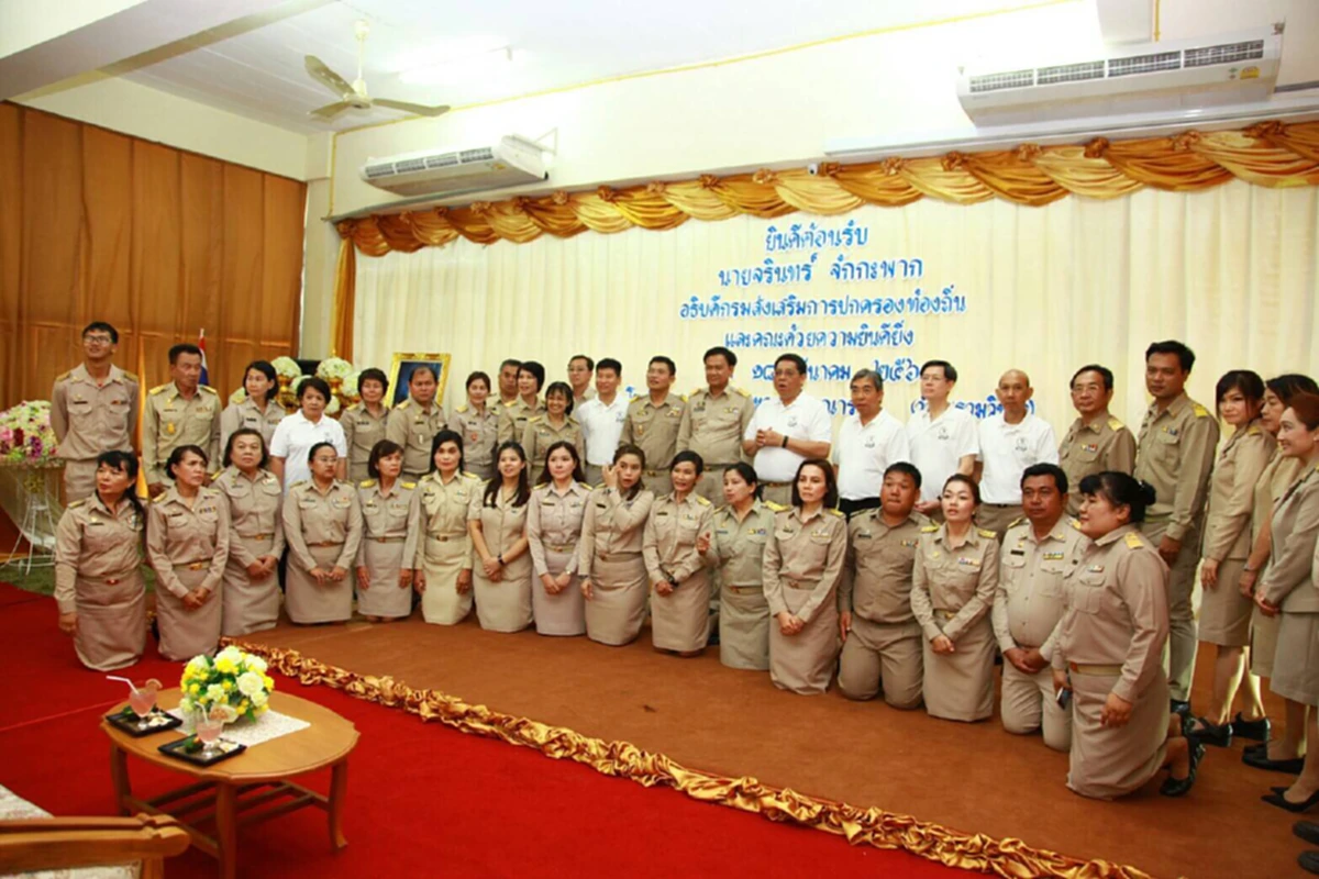 อธิบดีกรมส่งเสริมการปกครองท้องถิ่น นำคณะผู้บริหารกรมส่งเสริมการปกครองท้องถิ่น เข้าเยี่ยมชมศูนย์การเรียนรู้ธนาคารขยะรีไซเคิลเพื่อสิ่งแวดล้อมฯ