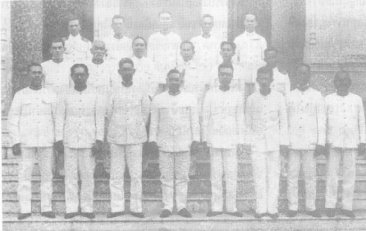 คำว่า"นายกรัฐมนตรี" หรือ "หัวหน้าคณะผู้บริหารประเทศ" มีประวัติความเป็นมาอย่างไร? และใครเป็นผู้บัญญัติศัพท์นี้ขึ้นมาใช้ (รายละเอียด)