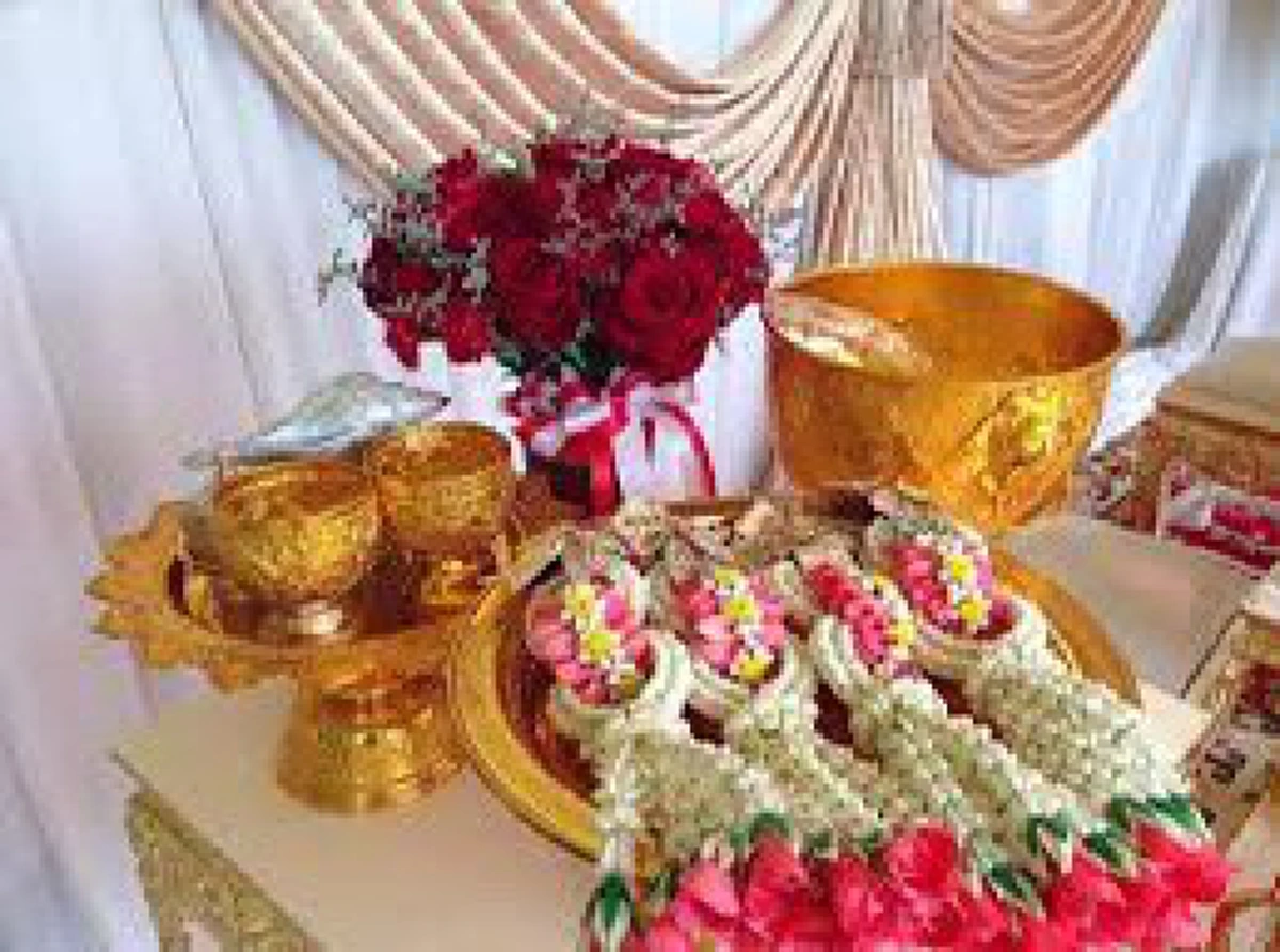 “การเตรียมพานขันหมากตามแบบประเพณีไทย”ที่คู่บ่าว-สาวควรรู้!!…มีอะไรบ้างในขบวนขันหมาก? การจัดลำดับขบวนขันหมากไทยจัดอย่างไร?