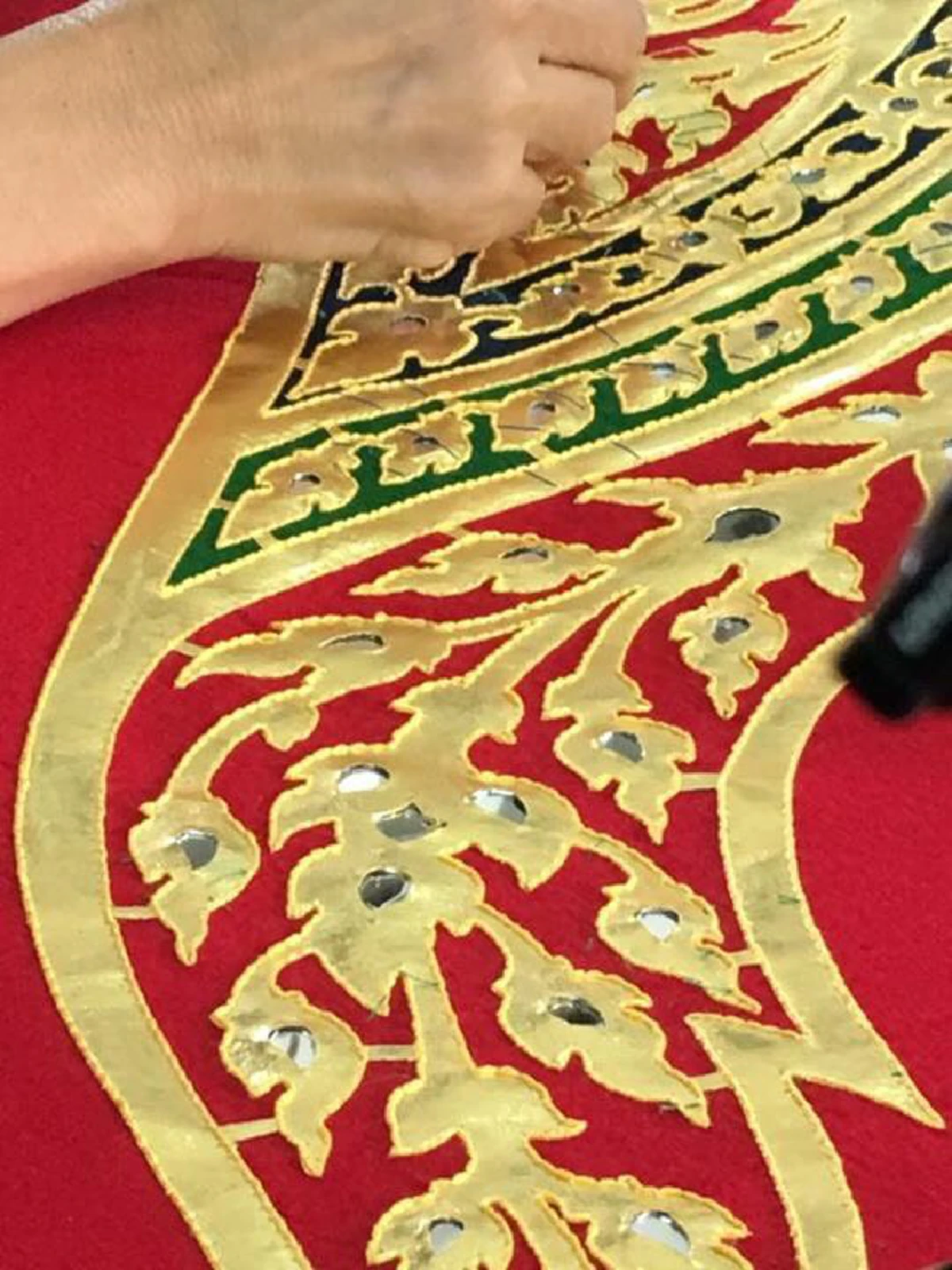 งานประณีตศิลป์ !!!! "ทองแผ่นลวด"  ส่งผ่านด้วยหัวใจแห่งความจงรักภักดี ด้วยฝีมืออันประณีต เพื่อ "ในหลวงรัชกาลที่9"