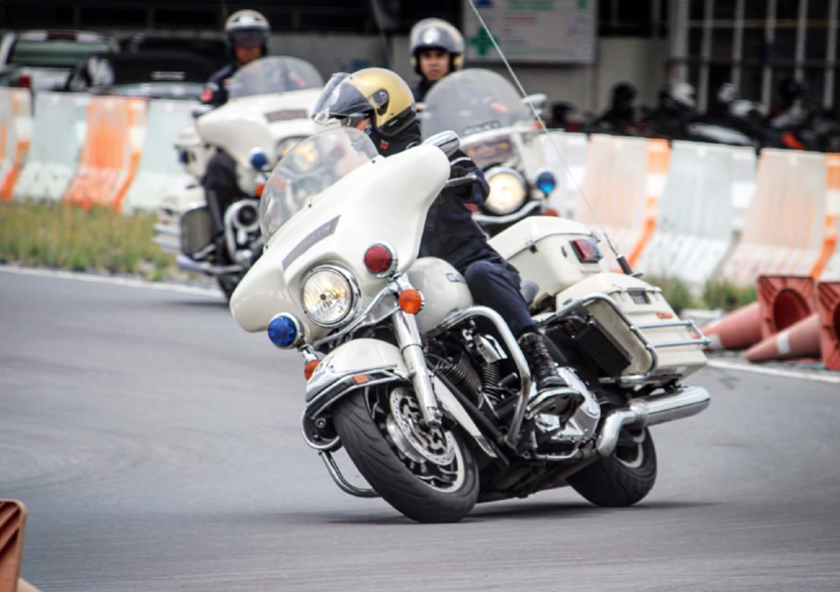 เปิดประวัติสุด Exclusive  “ผู้หมวดผึ้ง” ตำรวจนางฟ้า มากความสามารถ หญิงแกร่งในภารกิจทีมจักรยานยนต์เกียรติยศ (รายละเอียด)